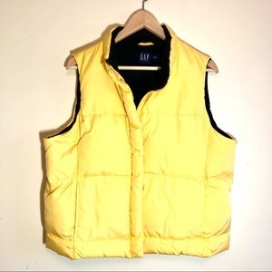 GAP Women’s down-filled vest puffer
